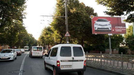 Фото рекламной плоскости по адресу Соборная ул / Дорошенка ул, от центра