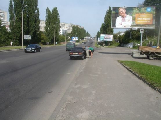 Фото рекламной плоскости по адресу Князя Владимира ул / Шухевича ул, из центра