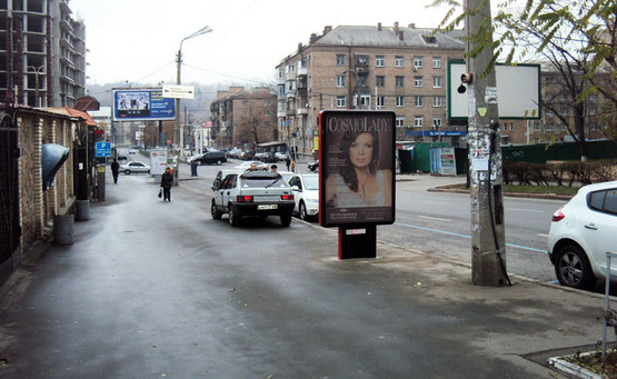 Фото рекламной плоскости по адресу Вул. Володимиро-Либідська (навпроти Будинку 16)