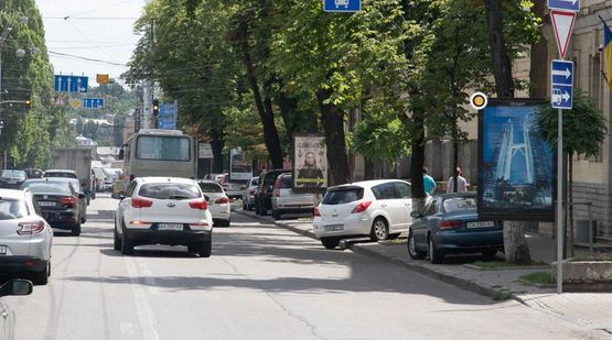 Фото рекламної площини за адресою Тараса Шевченко бул. 17 университет (1)