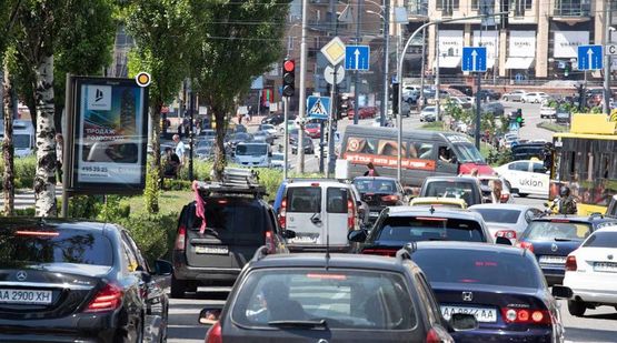 Фото рекламної площини за адресою Леси Украинки бул. БЦ Парус, разделитель