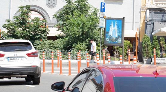 Фото рекламной плоскости по адресу Бессарабская пл. 7