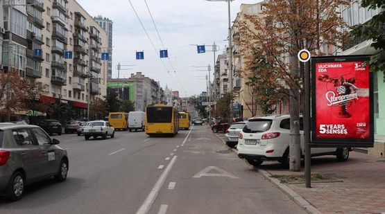 Фото рекламної площини за адресою Саксаганского ул. 10