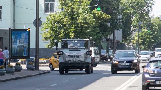 Фото рекламной плоскости по адресу Михаила Грушевского ул. 30/1