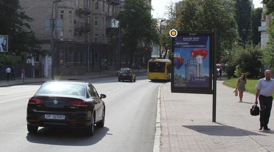 Фото рекламної площини за адресою Михаила Грушевского ул.