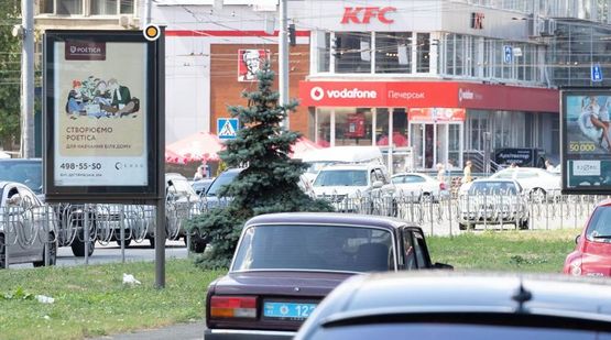 Фото рекламной плоскости по адресу Генерала Алмазова ул. разделитель, к бул.Леси Украинки