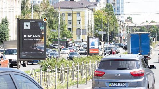 Фото рекламной плоскости по адресу Генерала Алмазова ул. разделитель, к ул. Московской