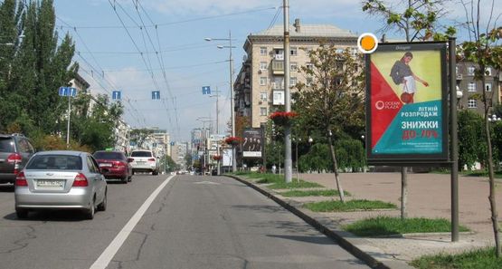 Фото рекламної площини за адресою Большая Васильковская ул. Парк М.Заньковецкой