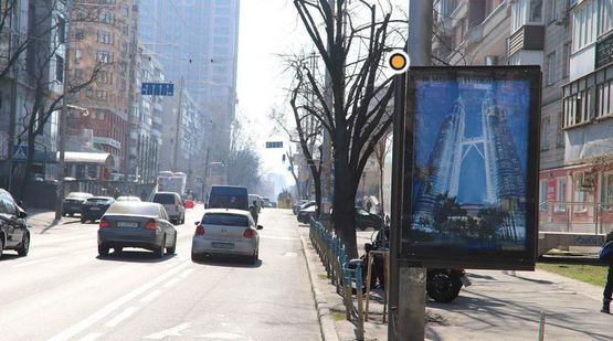 Фото рекламной плоскости по адресу Жилянская ул.,69