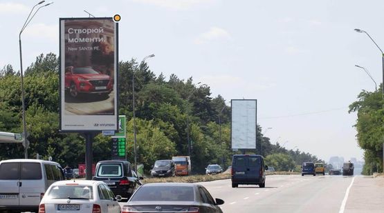 Фото рекламної площини за адресою Броварской проспект, разделитель, в Киев