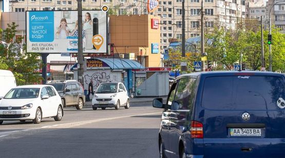 Фото рекламної площини за адресою Героев Сталинграда пр..48, возле продуктового рынка , Сильпо