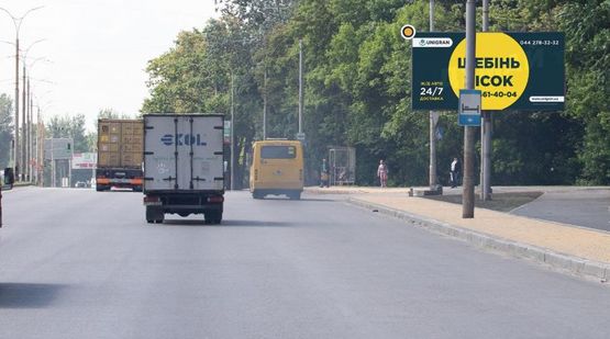 Фото рекламної площини за адресою Академика Заболотного ул., напротив д.№154 , в сторону Одесской пл.