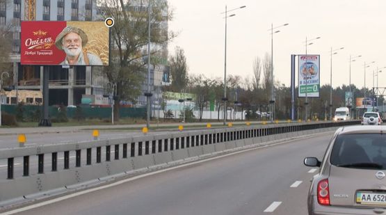 Фото рекламної площини за адресою Бажана Николая пр.
