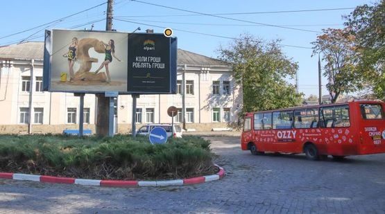 Фото рекламной плоскости по адресу Гагарина ул / Никитина ул / Чернышевского ул, с ул Никитина