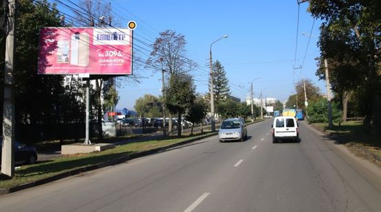 Фото рекламной плоскости по адресу Русская ул, 242, в центр