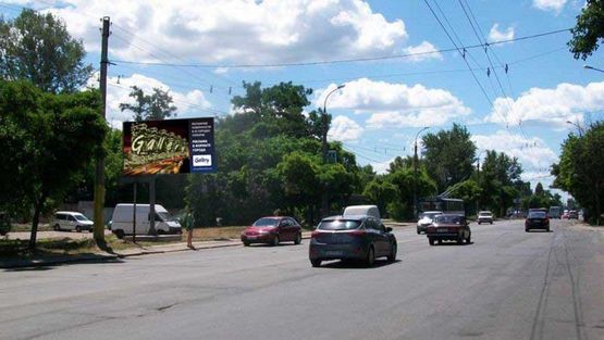 Фото рекламной плоскости по адресу Смилянская ул., перед 1-м кольцом, в центр