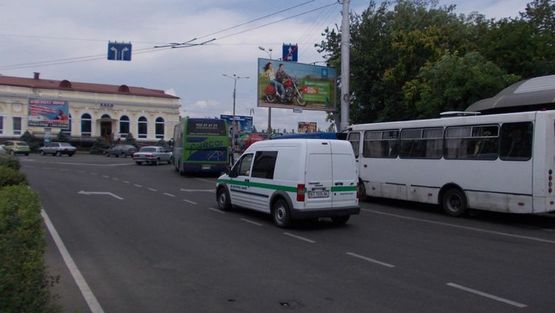 Фото рекламної площини за адресою Привокзальная пл. на остановку