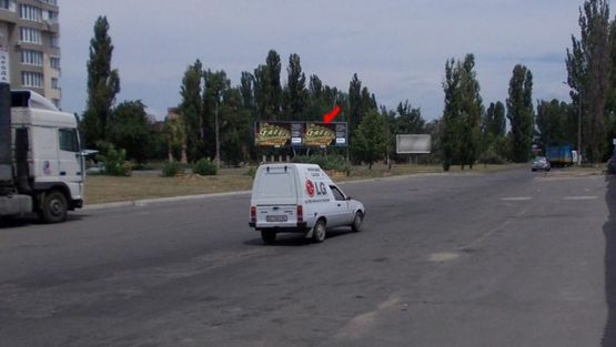 Фото рекламної площини за адресою Сенявина пр., из центра, правый !!! Размер 2960х5960 мм !!!