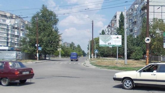 Фото рекламної площини за адресою Цурюпы пл / Ильича ул