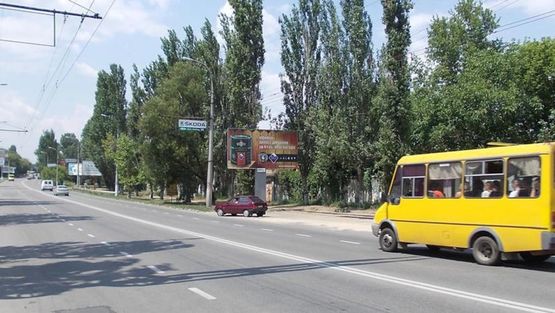 Фото рекламной плоскости по адресу Нефтянников ул, район Мясокомбината