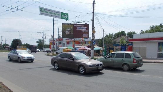 Фото рекламной плоскости по адресу Киндийское шоссе ТЦ САЛЮТ из города, правый