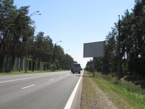 Фото рекламної площини за адресою Столичне шосе , після зупинки  Дитячий оздоровчий коплекс "Дружба", рух із Киева