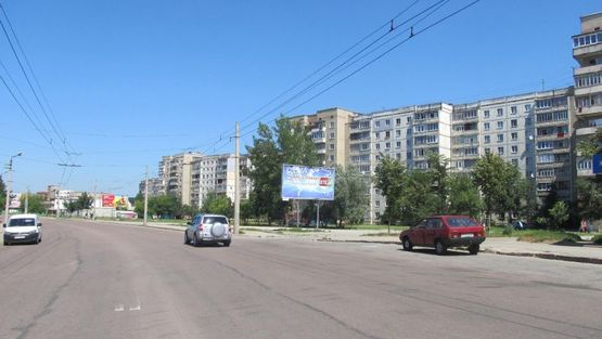 Фото рекламной плоскости по адресу Стуса ул. / Ивасюка  ул., в центр