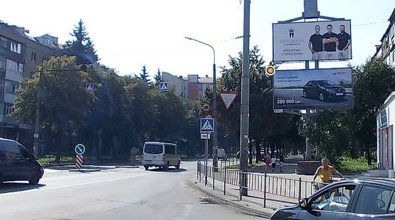 Фото рекламной плоскости по адресу Галицкая ул, 105, тр магистраль, магазины, к центру, нижняя