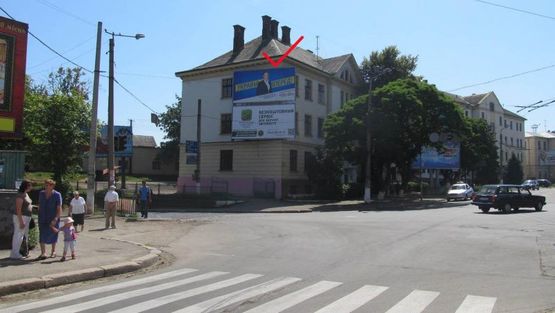 Фото рекламной плоскости по адресу Привокзальная пл,  торец Вокзала на ул Вовчинецкую, верхний