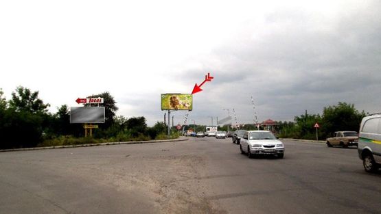 Фото рекламной плоскости по адресу Надричная ул / Сагайдачного ул, от ул Сагайдачного