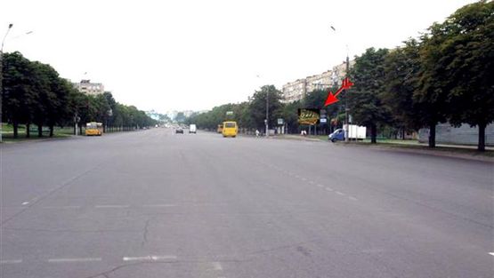 Фото рекламной плоскости по адресу 200–лет Кривого Рога пр. / Спасская ул., в центр !!! Размер 5850х2850 мм !!!