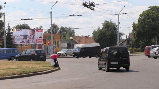 Фото рекламной плоскости по адресу Львовское шоссе / Глинки ул  / Владимирская ул, правый, из центра