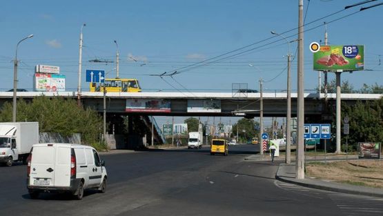 Фото рекламной плоскости по адресу Карпенко-Карого ул / Победы пр, в центр