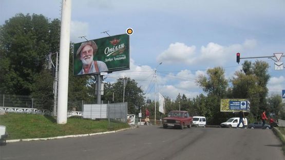 Фото рекламної площини за адресою Шевченко ул /Урицкого ул, в центр