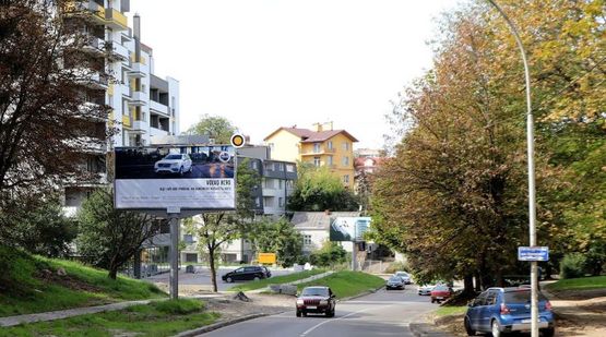 Фото рекламной плоскости по адресу Сахарова ул, 29, к центру