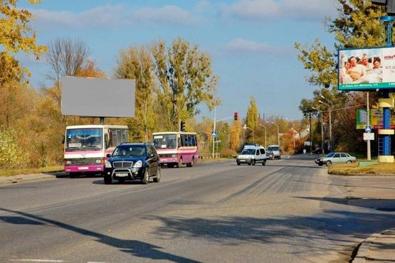 Фото рекламной плоскости по адресу вул.Набережна-Яровиця на кільці
