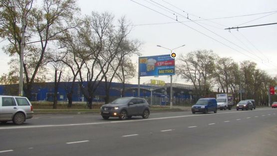 Фото рекламной плоскости по адресу Г.Сталинграда пр., район "Метро" (3)