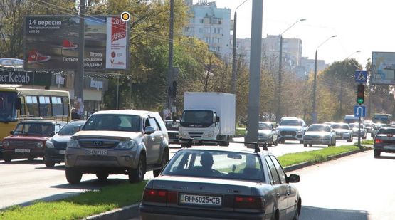 Фото рекламной плоскости по адресу Небесной Сотни пр. 47/1-А, возле пешеходного перехода