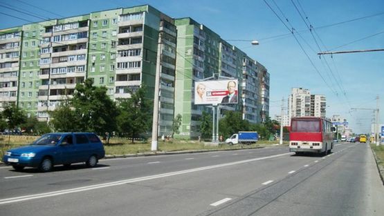 Фото рекламной плоскости по адресу Черепина ул / Коротченка ул, из центра