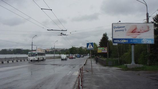 Фото рекламной плоскости по адресу Гетьмана Мазепы ул. / Дружбы ул., в центр