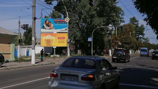 Фото рекламної площини за адресою Щорса ул. 35, верхний, из центра