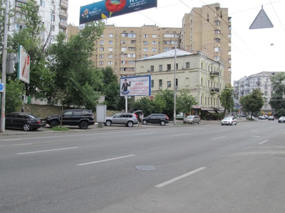 Фото рекламной плоскости по адресу Саксаганского ул., 54/56 (возле пиццерии Да Марио,  Universal банк, Дирекция художественных выставок)