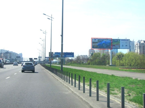 Фото рекламной плоскости по адресу Бажана Н. просп., ст. м. Позняки (ОщадБанк, Церковь Петра и Павла, в направлении Южного моста), левый