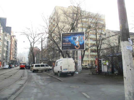 Фото рекламной плоскости по адресу Дмитриевская ул., 33 (в сторону Победы просп., ЦИРКА) студия ИНТЕР, салон "ТОМПО"