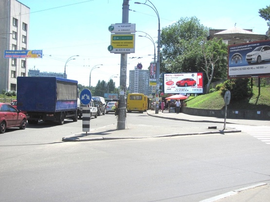 Фото рекламної площини за адресою Гетьмана Вадима ул. - Борщаговская ул. (Индустриальный мост, "Бабай Паб", "Very Well Cafe", направ. прос. Победы)
