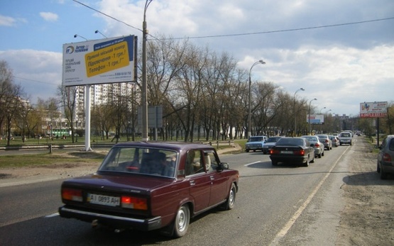 Фото рекламной плоскости по адресу Минский проспект, 8 (супер-маркет "Сильпо", Поликлиника №3, въезд в город)
