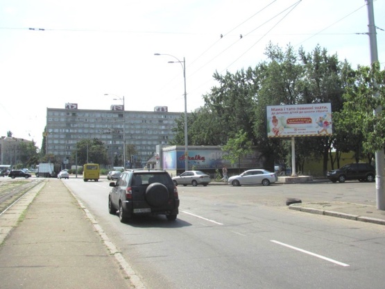 Фото рекламной плоскости по адресу Ленинградская пл. перехр. с ул. Сергиенко напротив д.№ 3
