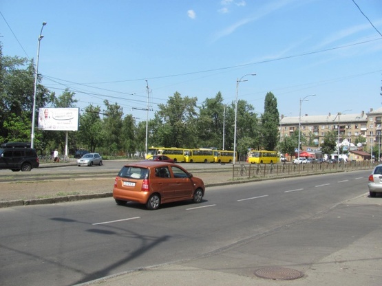 Фото рекламной плоскости по адресу Ленинградская пл. перехр. с ул. Сергиенко напротив д.№ 3