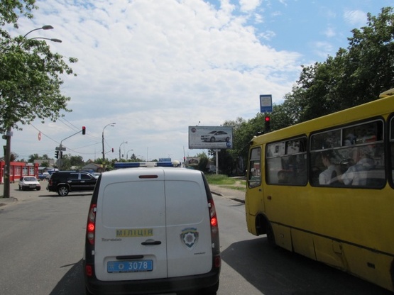 Фото рекламной плоскости по адресу Стеценко ул., 19А (АЗС "УкрАВТО", "Правекс Банк", "Универсал Авто", направление ул. О.Телиги)