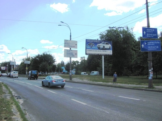 Фото рекламної площини за адресою Ивашкевича ул./ ул. Автозаводская (АЗС "ANP",Мото-планета,  автосалон "Hyundai", в направ. к ТРЦ "Караван")